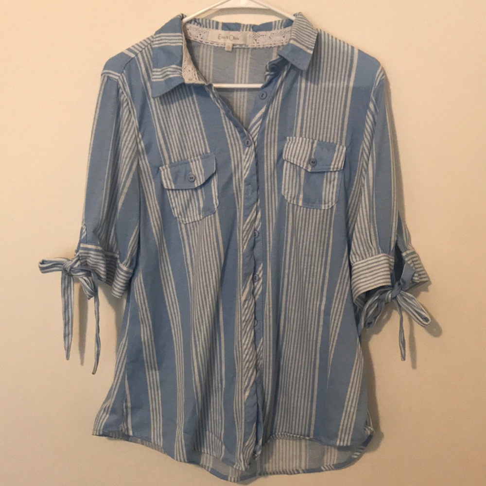 Button down blouse - Picture 1 of 4